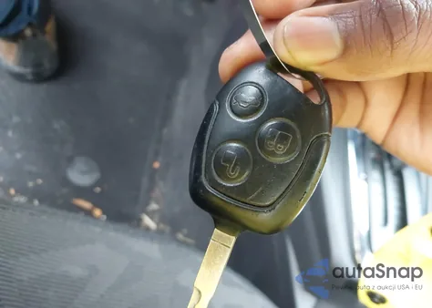 2013 Ford Fiesta Se z USA, uszkodzony, nr VIN 3FADP4BJ4DM223452